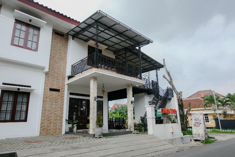Oyo 350 D' Maktab Homestay Syariah 말랑 외부 사진